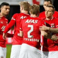 AYX SPORTS-阿贾克斯实力不容小觑，蓄势待发()