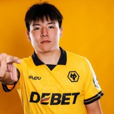 AYX SPORTS-狼队客场抢分立下功勋，球队士气高涨()