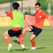 爱游戏官方网站-球队面临危机，全力备战关键对手()