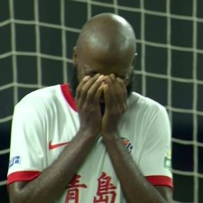 AYX SPORTS-沙尔克队再次落败，备受球迷失望()