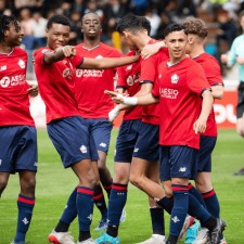 AYX SPORTS-法国女足精英聚会，里尔队在精彩比赛中获胜()