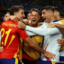 爱游戏娱乐-韩国足球队在国际比赛中破天荒夺冠，创造传奇()