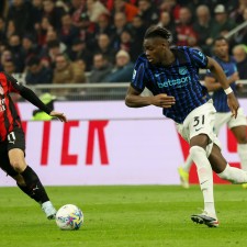 爱游戏-AC米兰队在比赛中踢出了一场漂亮的进攻战()