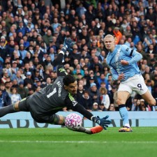 ayx-曼联客场大胜，英超前七位置不断上升()