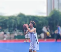 AYX SPORTS-篮球比赛现场一球定胜负，球迷情绪高涨()  第2张