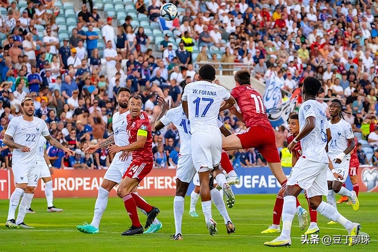 爱游戏中国-波兰:胜拉脱维亚难抵欧预赛夺冠氛围()  第1张