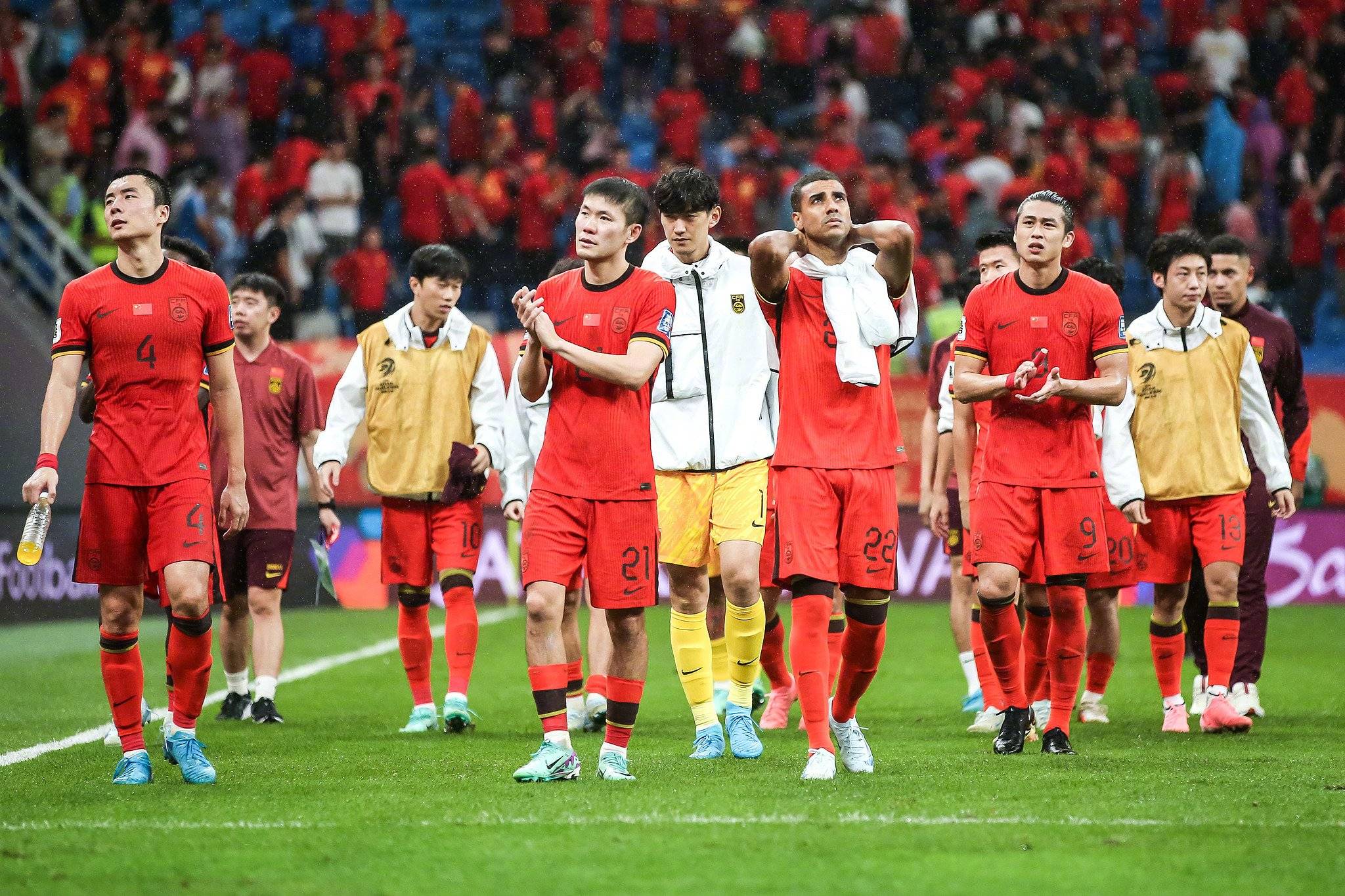 爱游戏中国-波兰:胜拉脱维亚难抵欧预赛夺冠氛围()  第2张