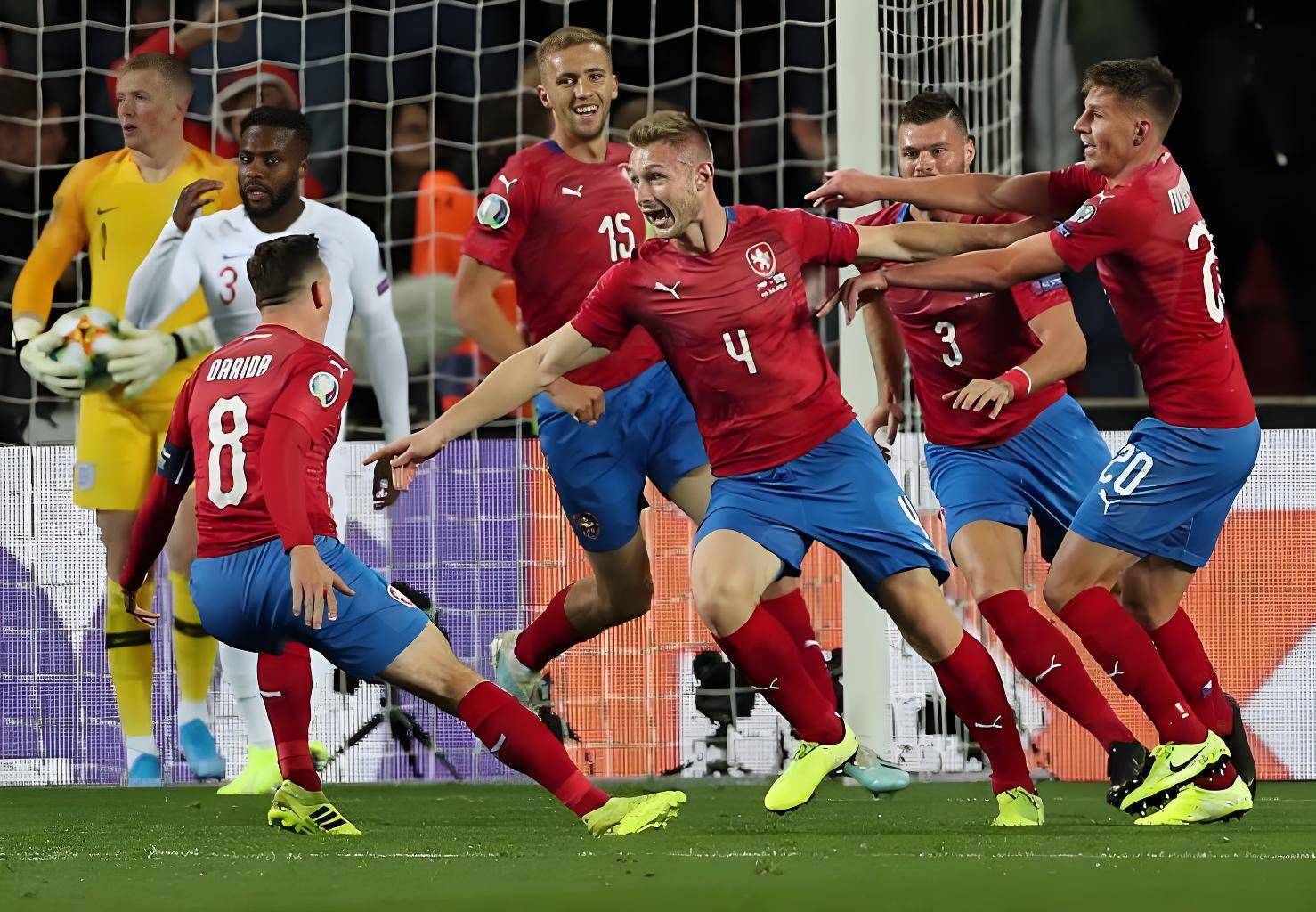 AYX SPORTS-捷克队在欧洲联赛中遭遇逆境，需要调整战术()  第1张