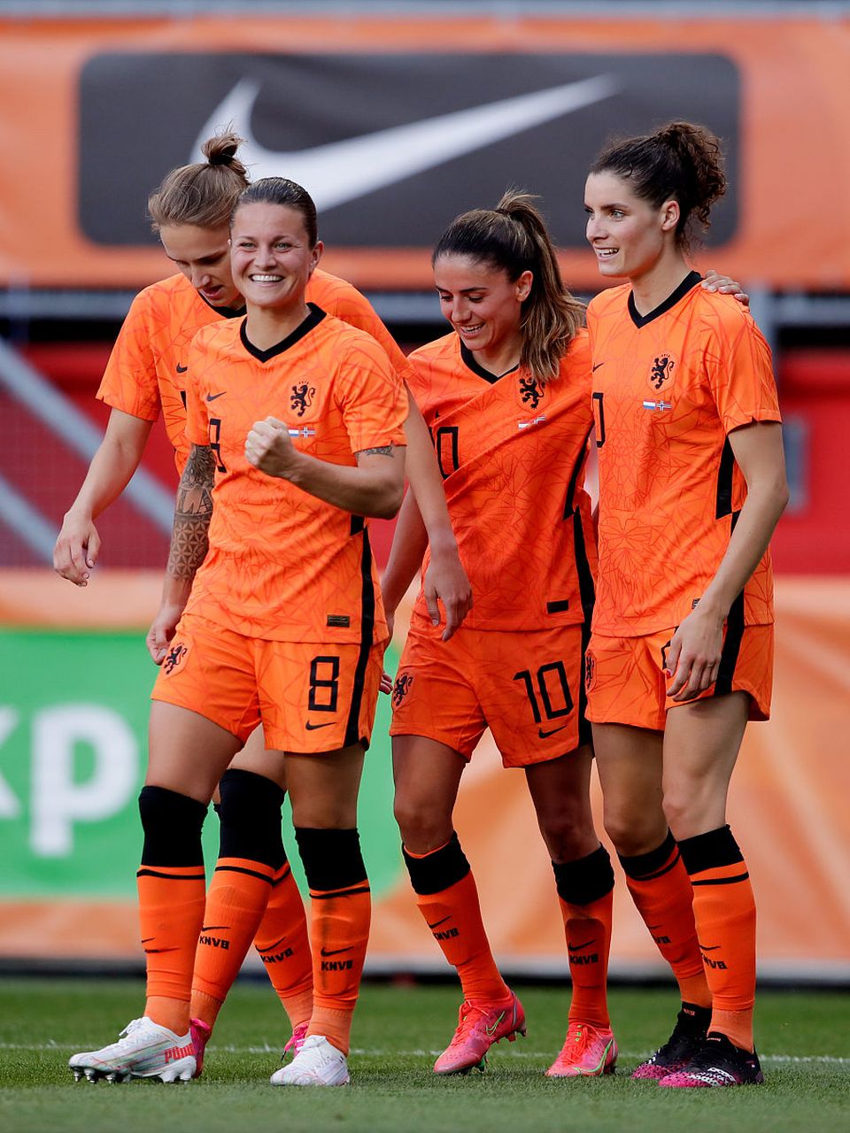 AYX SPORTS-皇家女将国语电影高清完整版  第1张