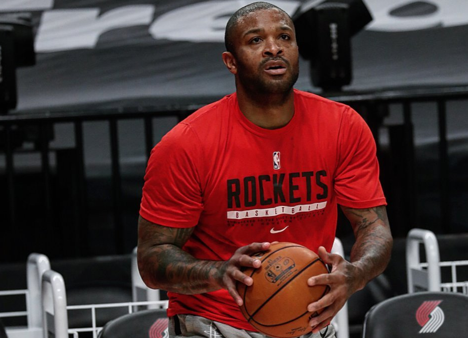 ayx-球迷狂欢夜：火箭队喜忧参半成功逃过败局获得胜利()  第2张