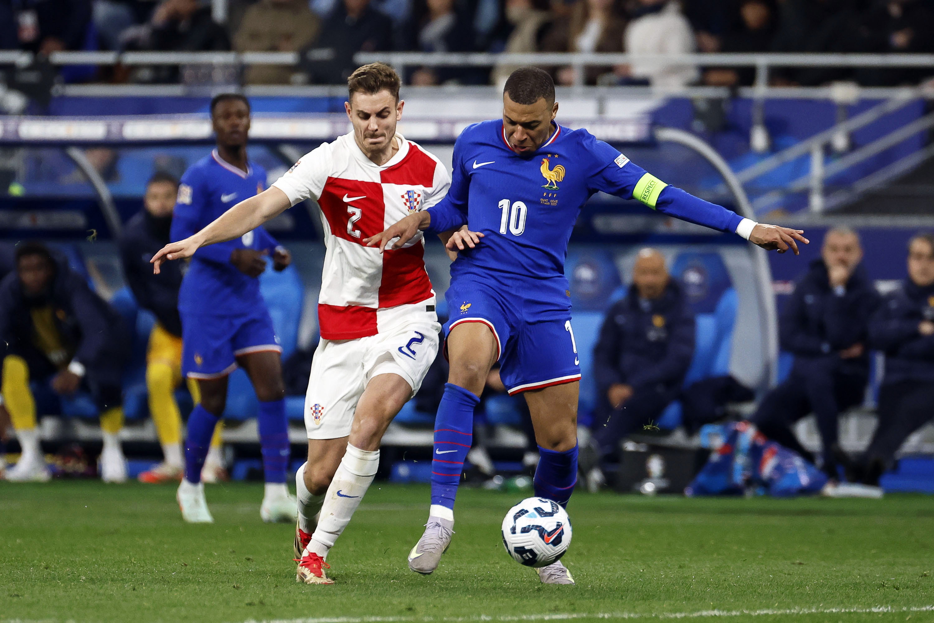 爱游戏娱乐-热血奔腾！欧国联比赛掀起风暴热潮()  第2张