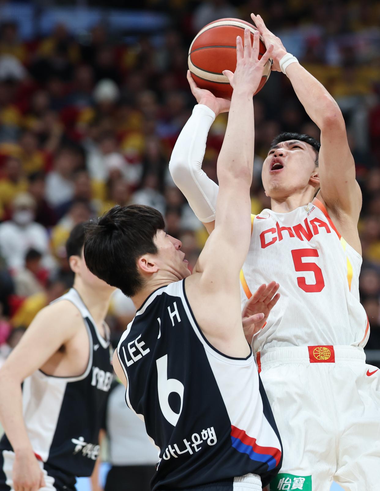 爱游戏官方网站-世界篮球联赛逐渐升温,激战正酣() 第2张 爱游戏官方网站-世界篮球联赛逐渐升温,激战正酣() 第2张