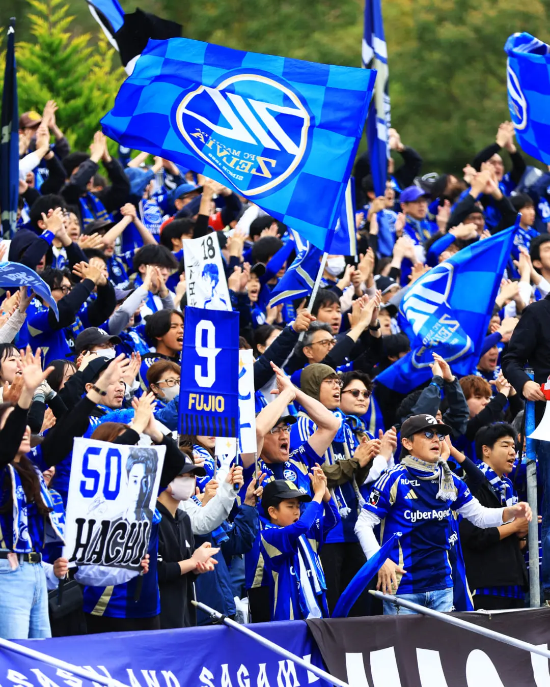 爱游戏中国-日本足球运动员夺得锦标赛冠军，成为焦点()  第2张