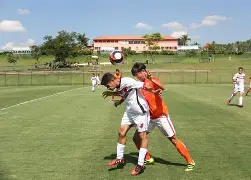 爱游戏-山东鲁能备战决赛之战：士气高昂迎战里昂()  第2张