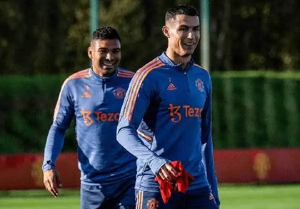 爱游戏官方网站-曼联激胜瓦伦西亚，实力碾压对手()  第1张