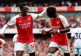 爱游戏中国-阿森纳主场力擒多特蒙德：奥巴梅扬梅开二度(多特蒙德奥巴梅扬简介)  第1张