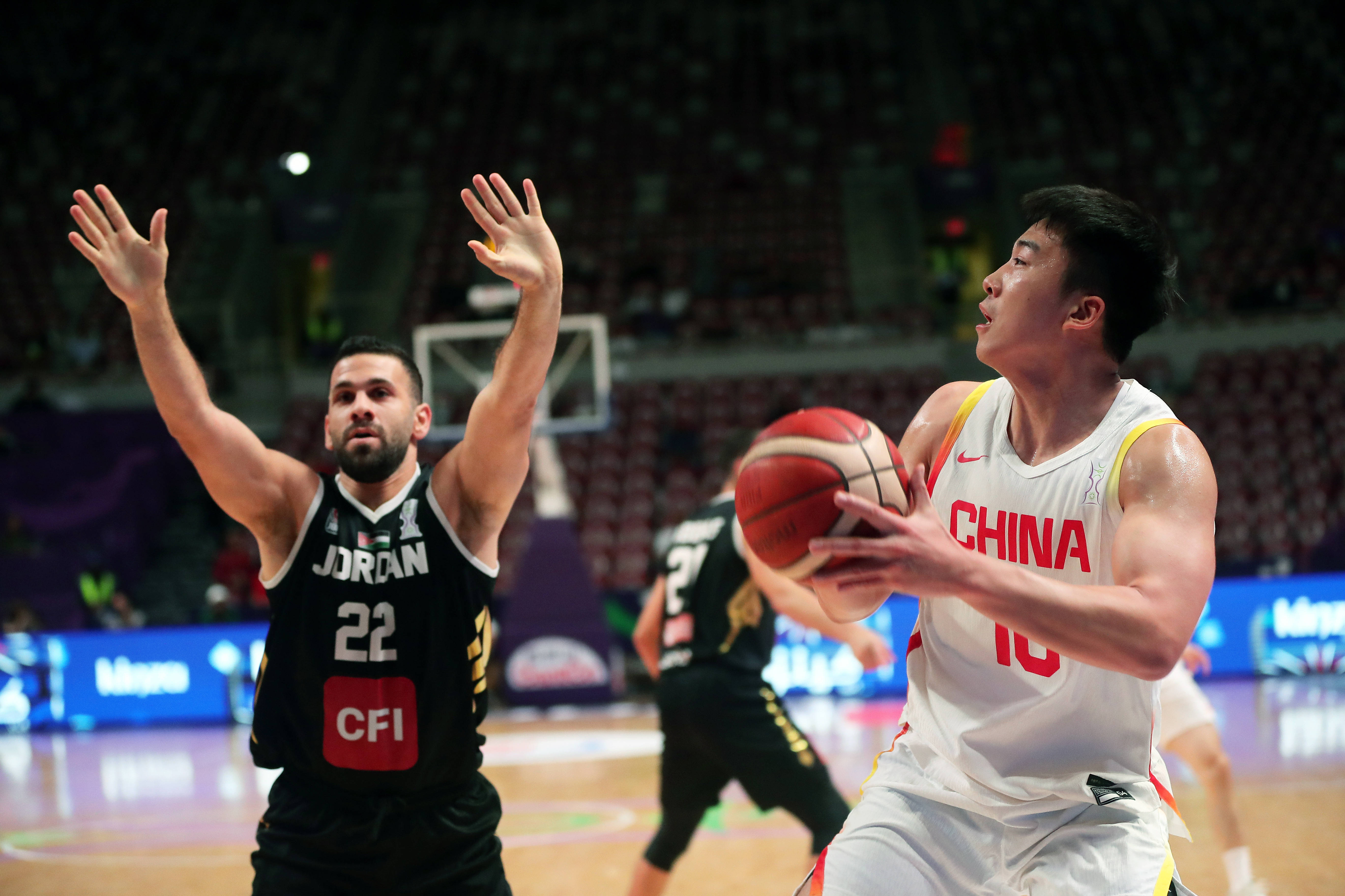 爱游戏中国-亚洲杯篮球联赛正在进行激烈比赛()  第1张