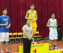 爱游戏中国-湖北男篮抢眼表现，队员拼尽全力奏响胜利之歌！(杨瀚森出战3分1篮板2失误)  第2张