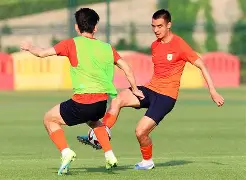 爱游戏官方网站-球队面临危机，全力备战关键对手()  第1张